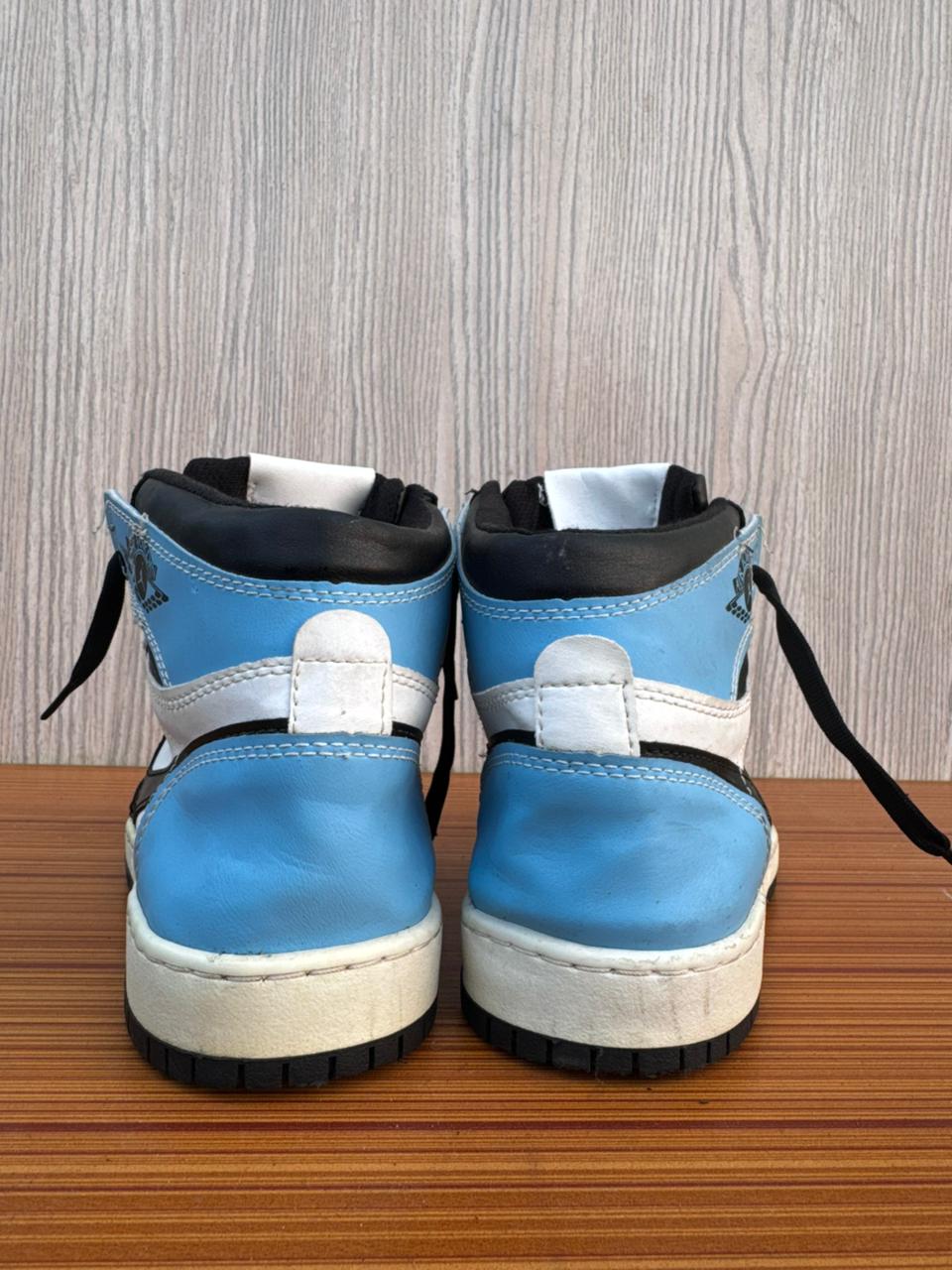 Air Jordan Retro High OG – Classic Basketball Sneakers