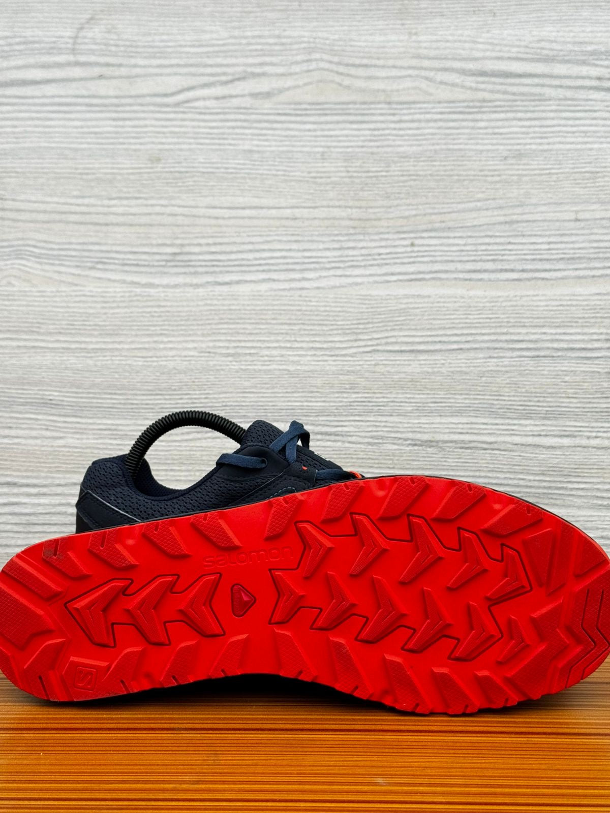 Salomon Blackstonia – Outdoor Hiking Shoes